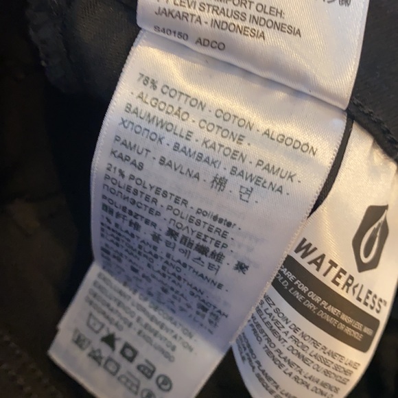 NWT Levi's women’s 711 Skinny Jeans size 24x30 Black - Picture 6 of 9